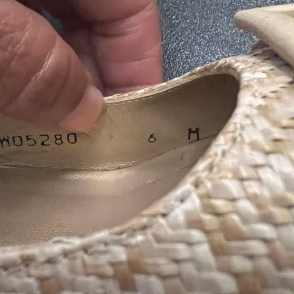 Stuart Weitzman size 6 open peep toe sling back  sandals - Picture 7 of 12